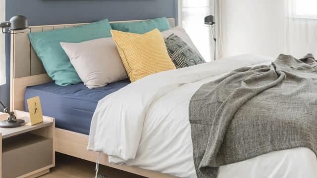 Jak pościelić łóżko w sypialni, aby zawsze wyglądało elegancko Jak pościelić łóżko w sypialni, aby zawsze wyglądało elegancko