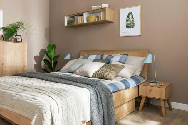 Jak udekorować łóżko w sypialni, aby stworzyć przytulną atmosferę Jak udekorować łóżko w sypialni, aby stworzyć przytulną atmosferę