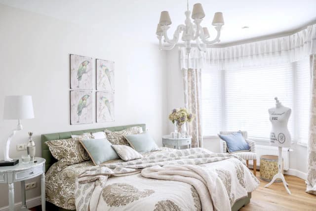 Jakie dodatki do białej sypialni, aby stworzyć przytulny klimat? Jakie dodatki do białej sypialni, aby stworzyć przytulny klimat?