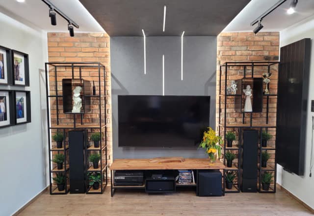 Jak oświetlić ścianę z cegły: 5 kreatywnych pomysłów na efektowne wnętrze Jak oświetlić ścianę z cegły: 5 kreatywnych pomysłów na efektowne wnętrze