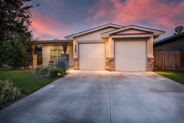 Jaką lampę do oświetlenia podwórka wybrać, aby uniknąć błędów? Jaką lampę do oświetlenia podwórka wybrać, aby uniknąć błędów?